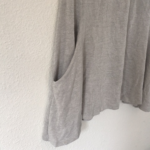 Loose Knit Tunic with Pockets - Picture 2 of 8